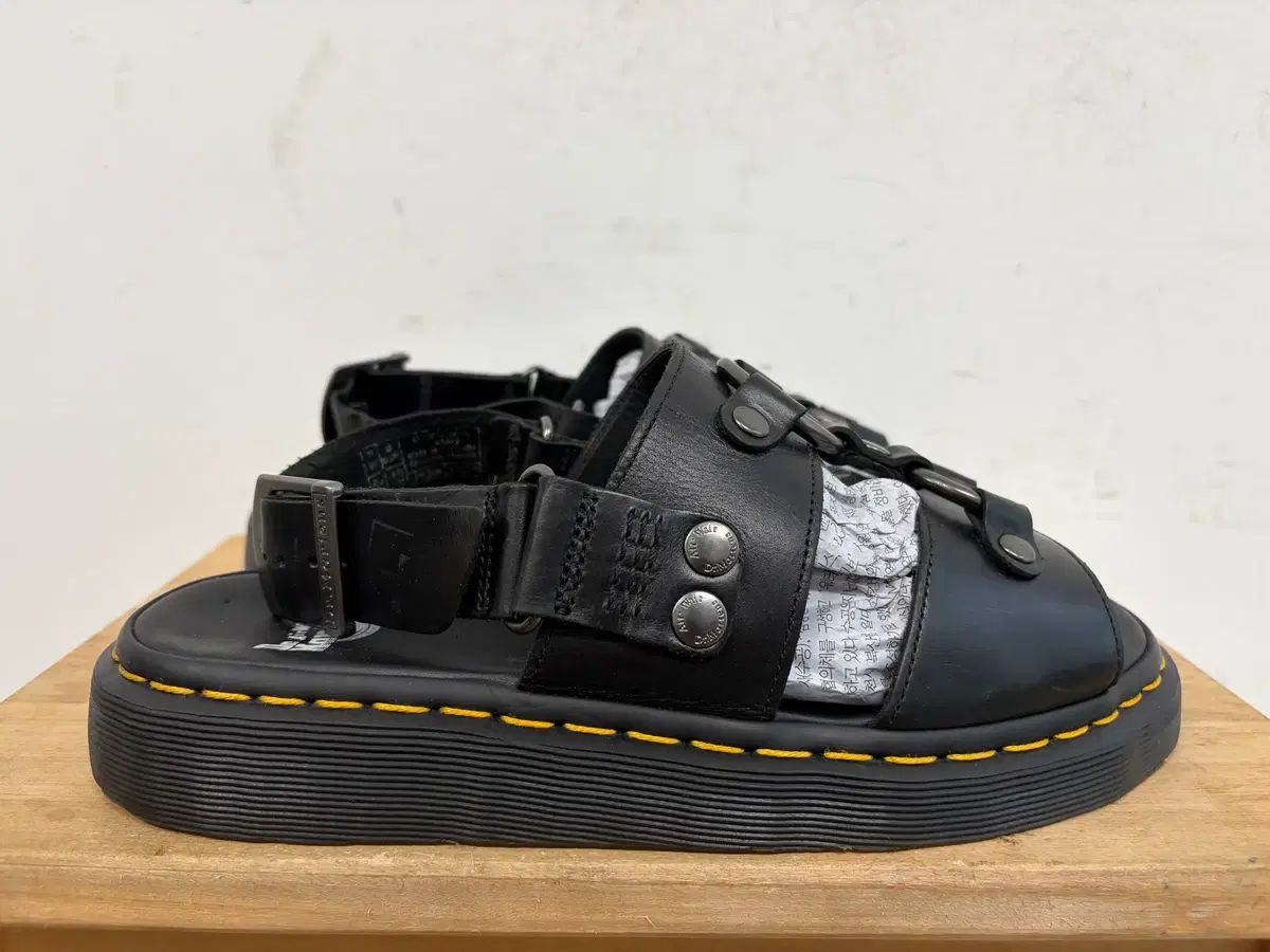 DR. MARTENS ドクターマーチン ジャビス サンダル 260