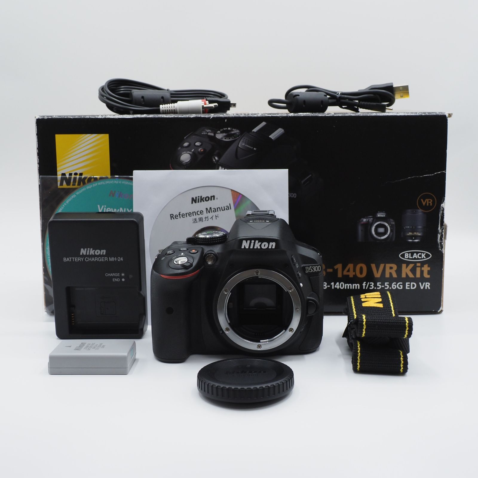 ショット数1,392回 Nikon ニコン D5300 ボディ 新品級 #3174