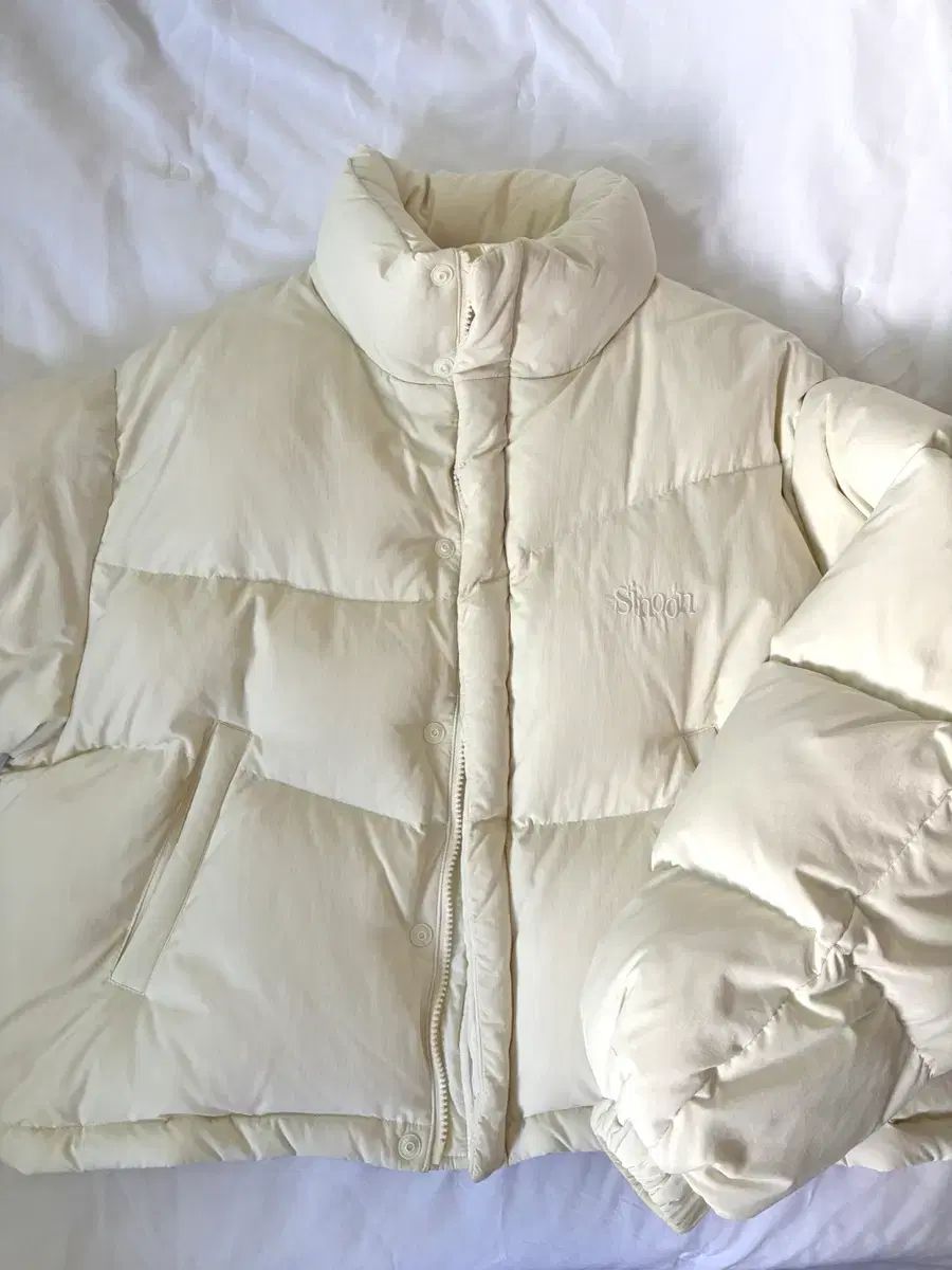 シヌーン ダウン Puffer Jacket (Ivory)