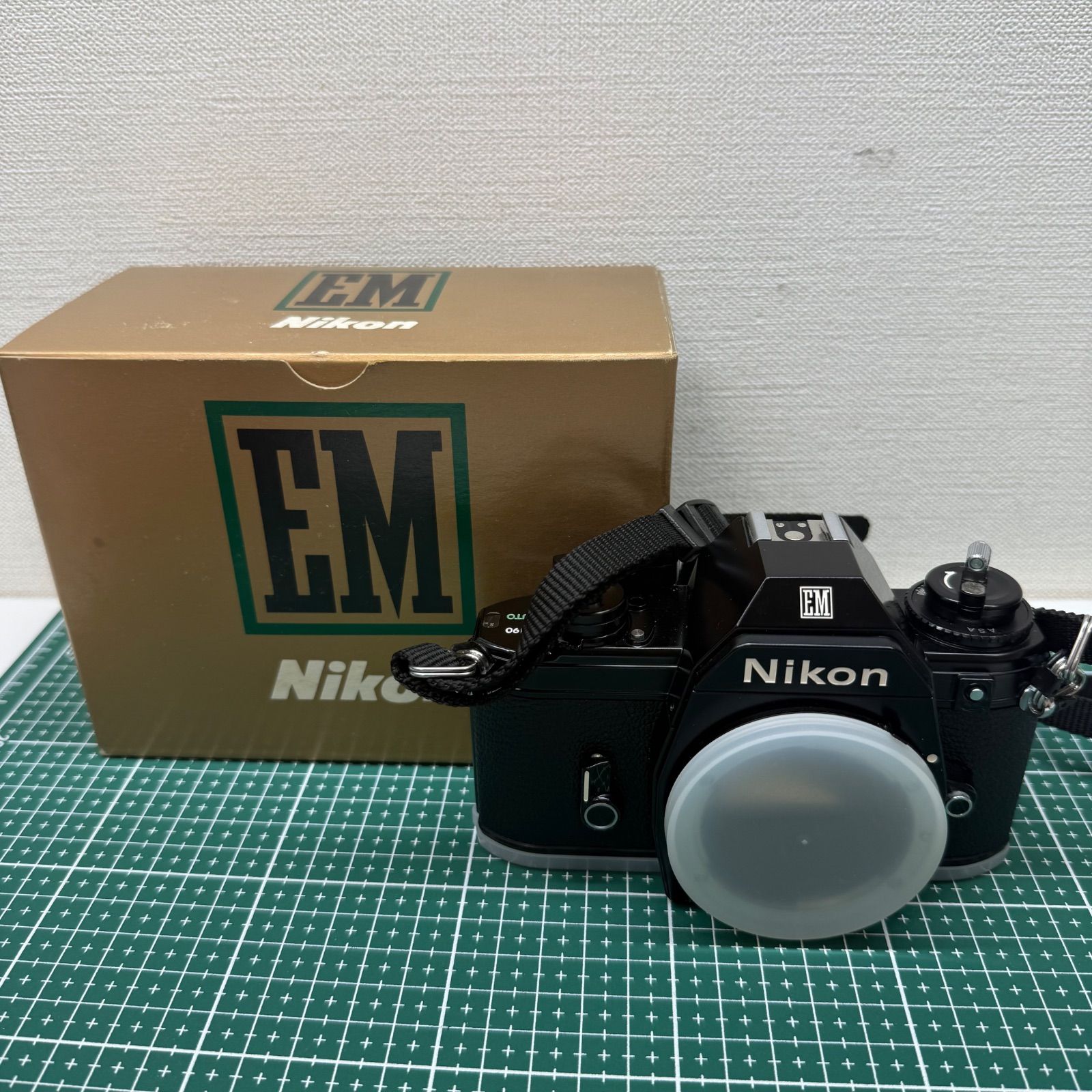 Nikon EM 元箱付き 美品 Nikon EM リトルニコン 美品！稼働品！ - メルカリ