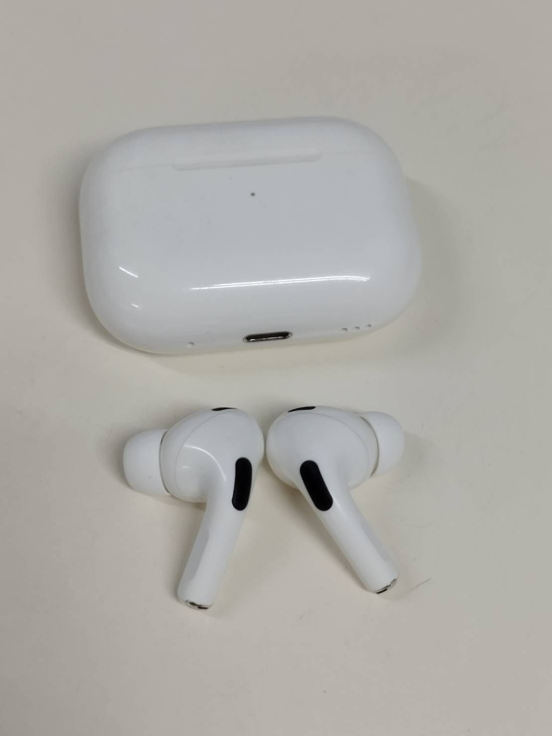 【正規品】Apple AirPods Pro 第2世代/A2700,A2698,A2699/ワイヤレスイヤホン