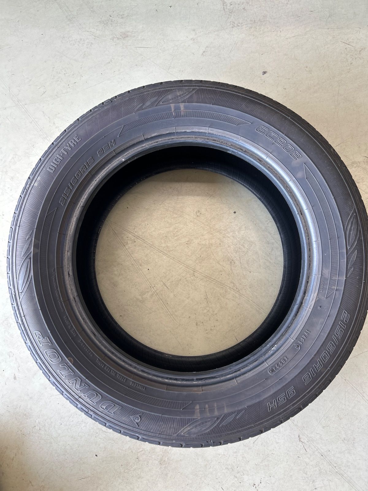一本のみ　夏　ノーマル　タイヤ　215/60R16 ダンロップ　EC202 2024年製造