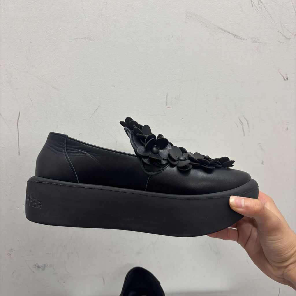 TOKYO BOPPER トウキョウボッパー FLORAL SLIP-ON シューズ ブラック