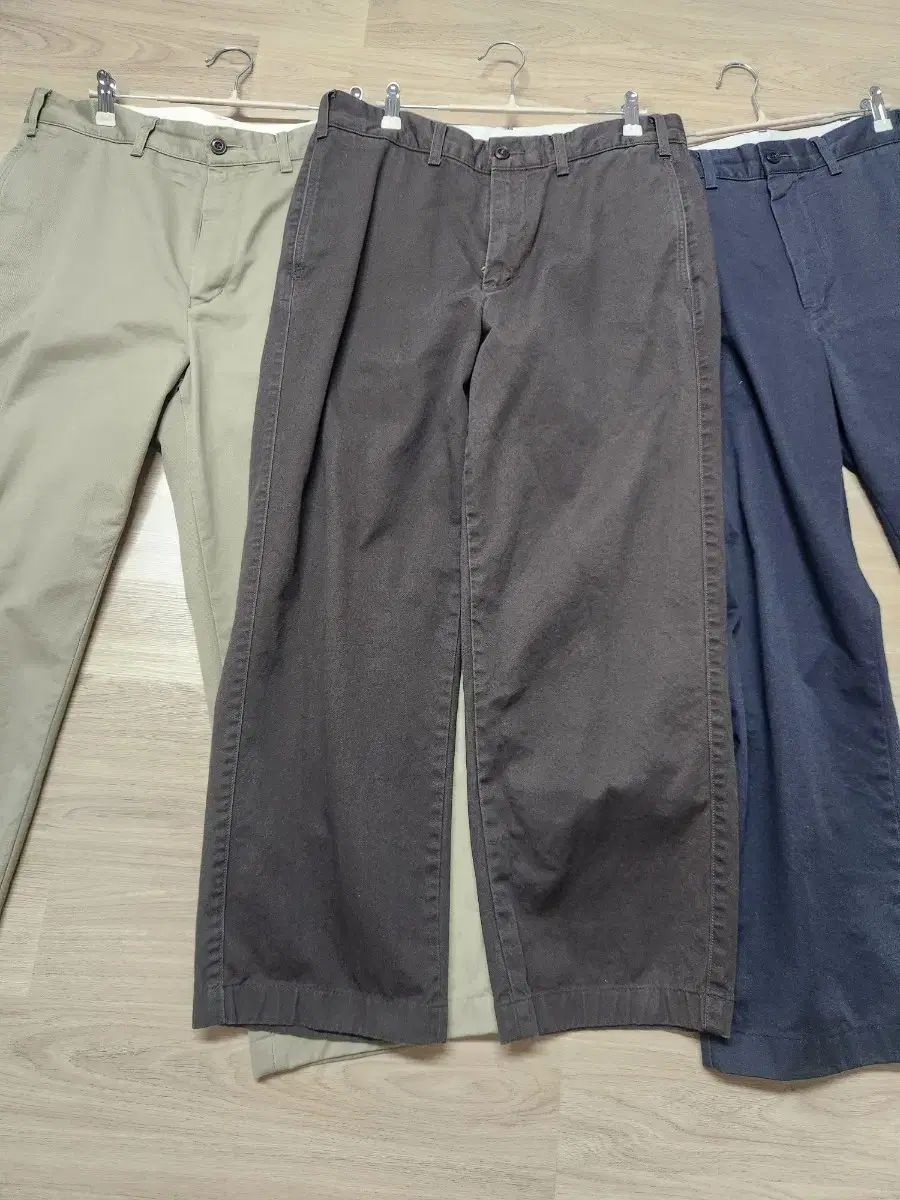 ユニクロ チノパンツ サイズ 82