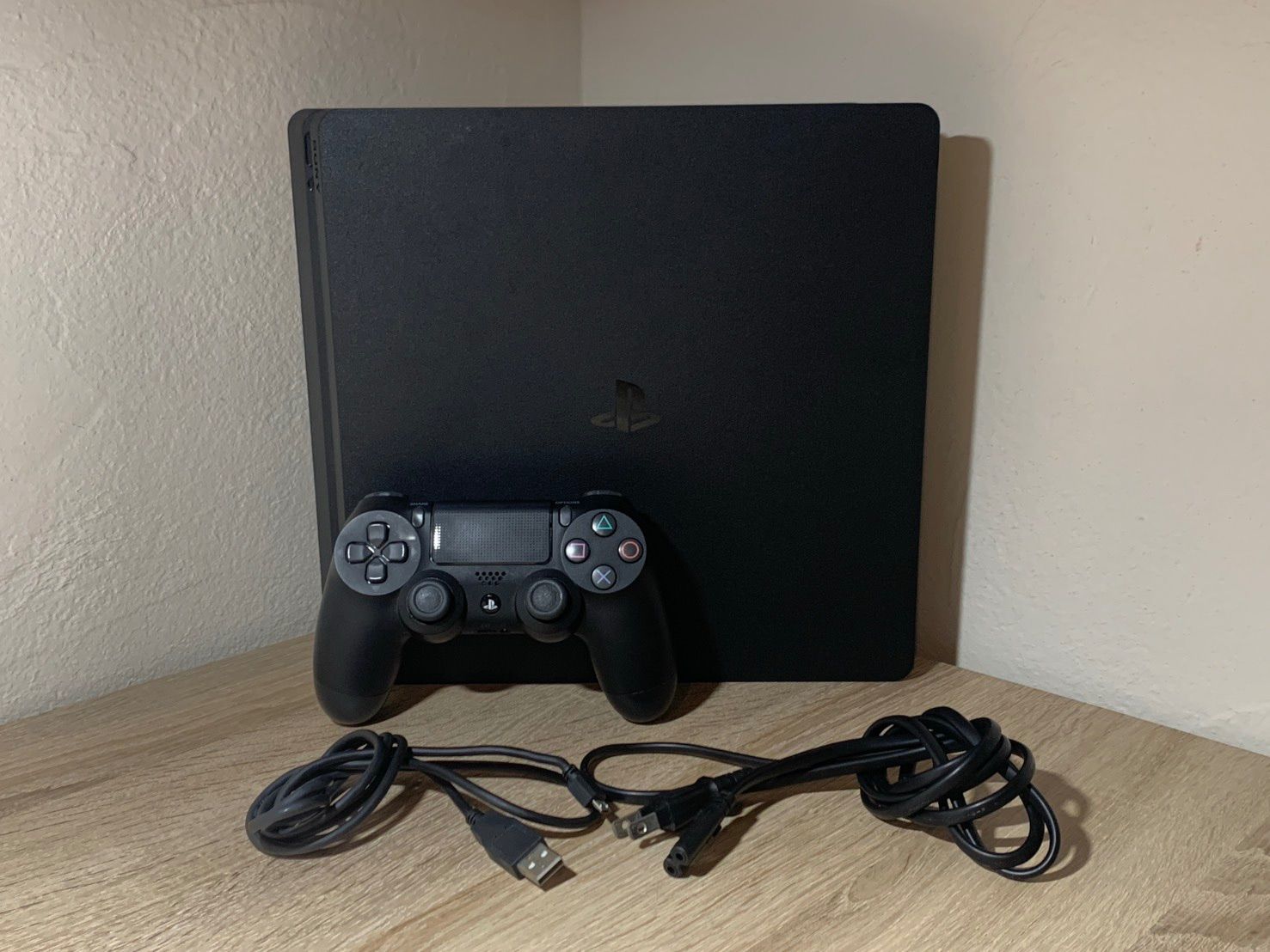 1509 PlayStation 4 CUH-2000 ブラック 動作確認済み【宅】