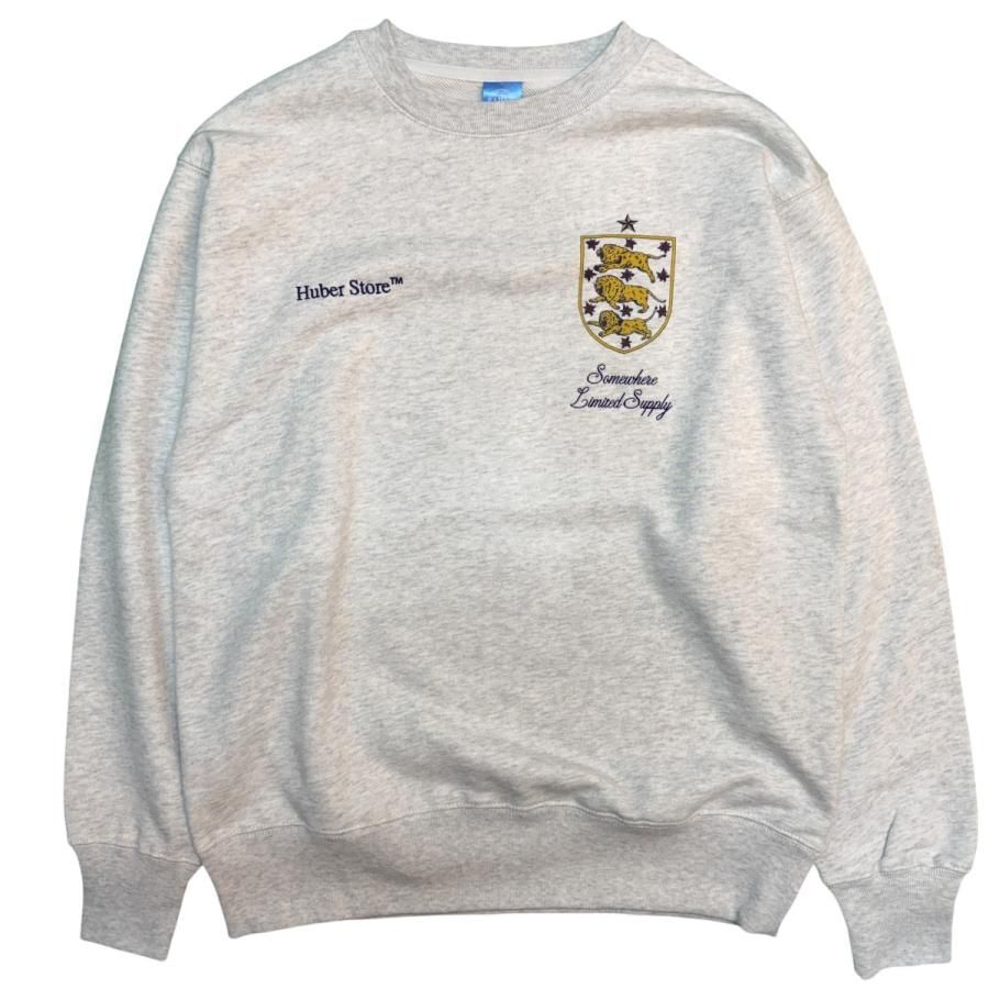 サイズ【L】ヒューバーストア HUBERSTORE 26SS／ Three Lions Crewnwck Sweatshirt ／スリーライオンクルーネックスウェット　 8065000235274