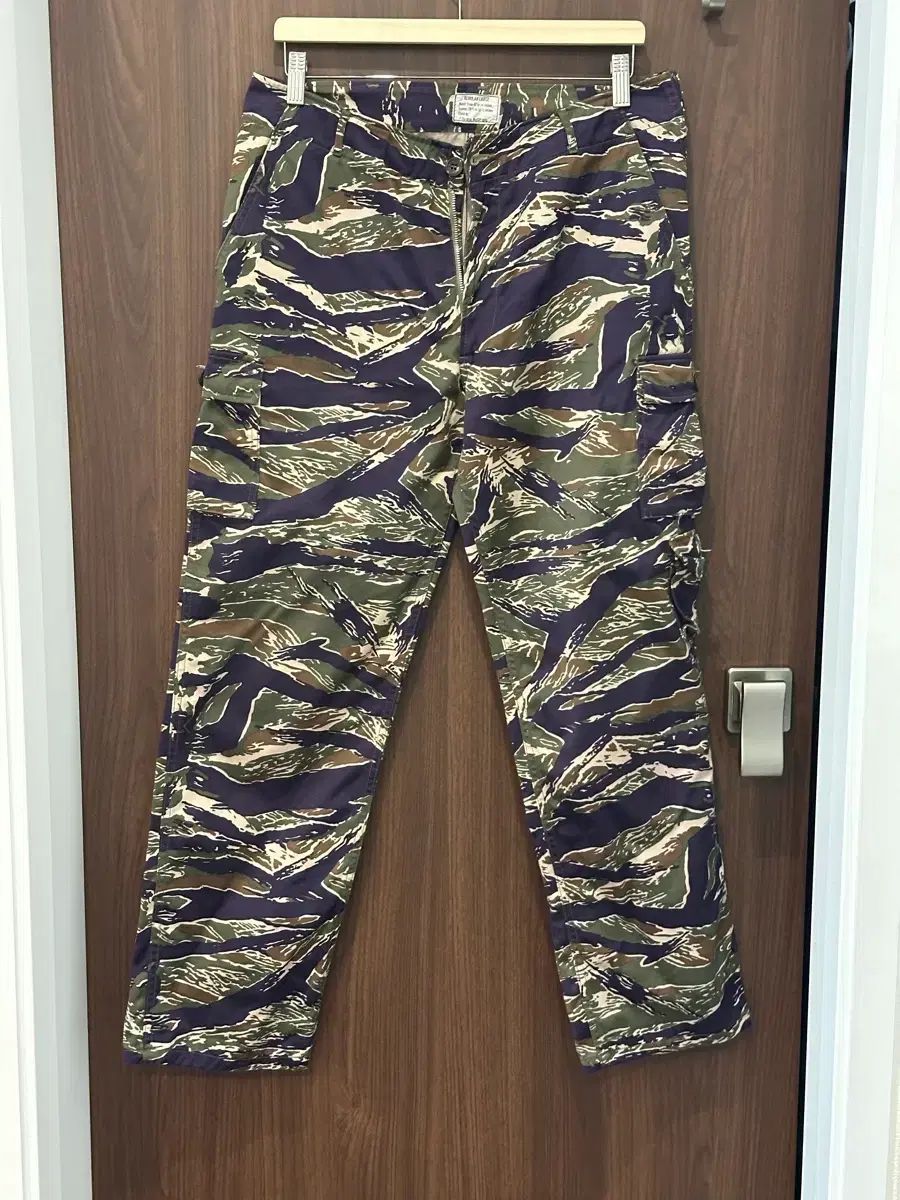 ザ・リアルマッコイズ タイガーカモ コンバットパンツ サイズ 32-34
