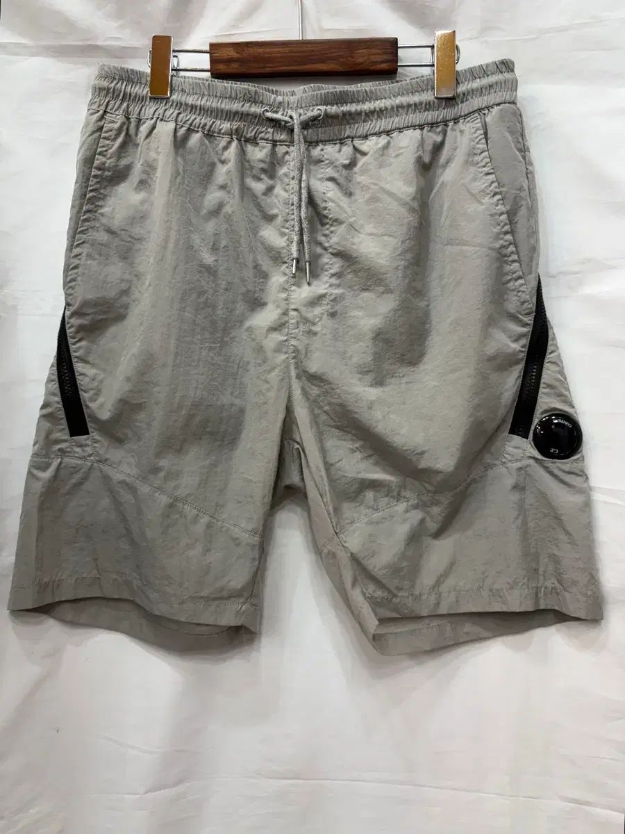 C.P. COMPANY シーピーカンパニー グレー カーゴ ハーフパンツ Lサイズ (正規品)