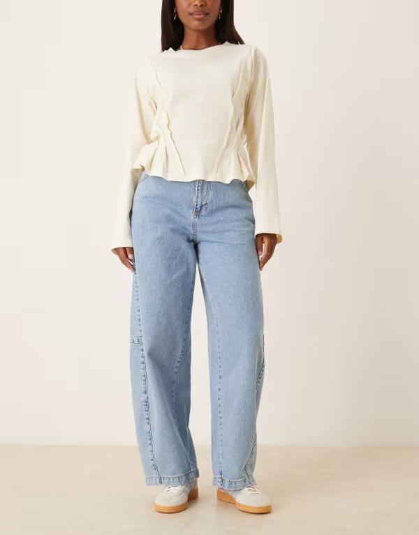 エイソス レディース ボトムス デニムパンツ ウエストマーク ジーンズ ASOS DESIGN barrel leg jeans with cinched waist buckles Pale ble