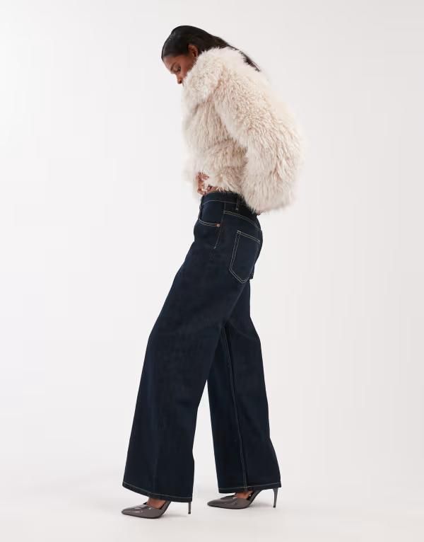 ウィークデイ レディース ボトムス デニムパンツ ワイドレッグ ジーンズ Weekday Paz mid waist wide leg jeans in washed Perseus Blue ブルー