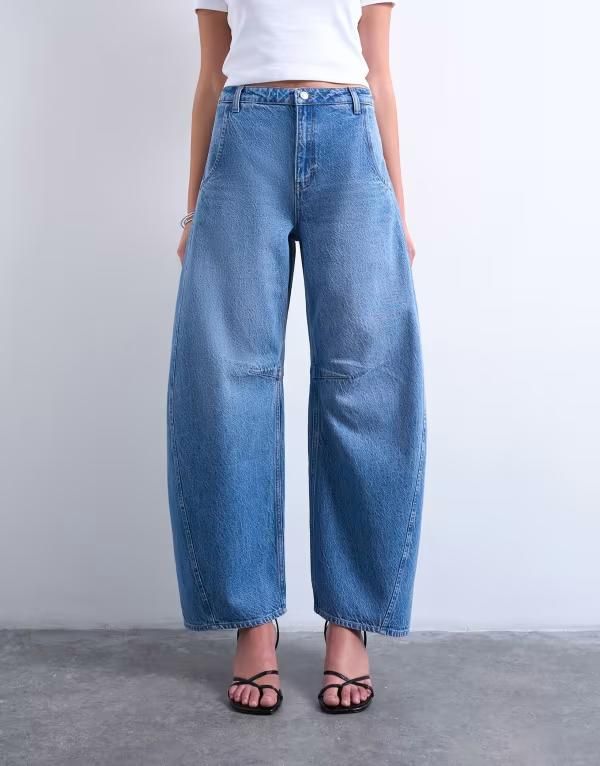 トップショップ レディース ボトムス デニムパンツ ヴィンテージーンズ Topshop Horseshoe mid rise barrel jeans in vintage Blue ブルー