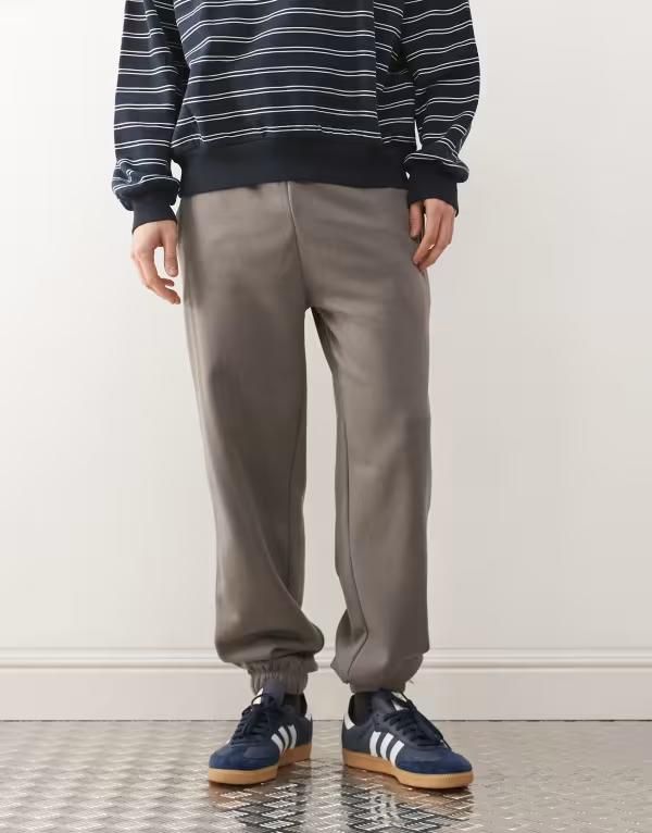コルージョン メンズ ボトムス カジュアルパンツ スウェットパンツ COLLUSION Charcoal gray cuffed sweatpants Gray グレー