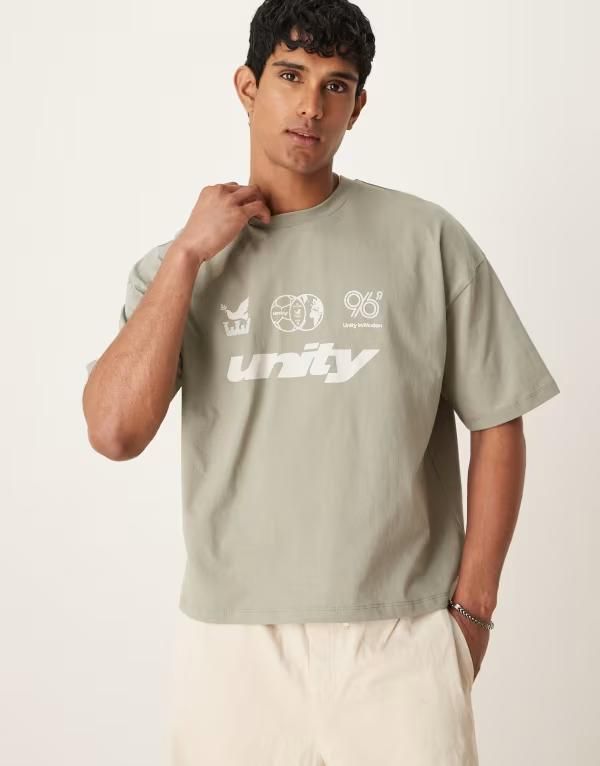 エイソス メンズ トップス Tシャツ グラフィック ASOS DESIGN boxy oversized Tshirt with front chest graphic Shadow グレー