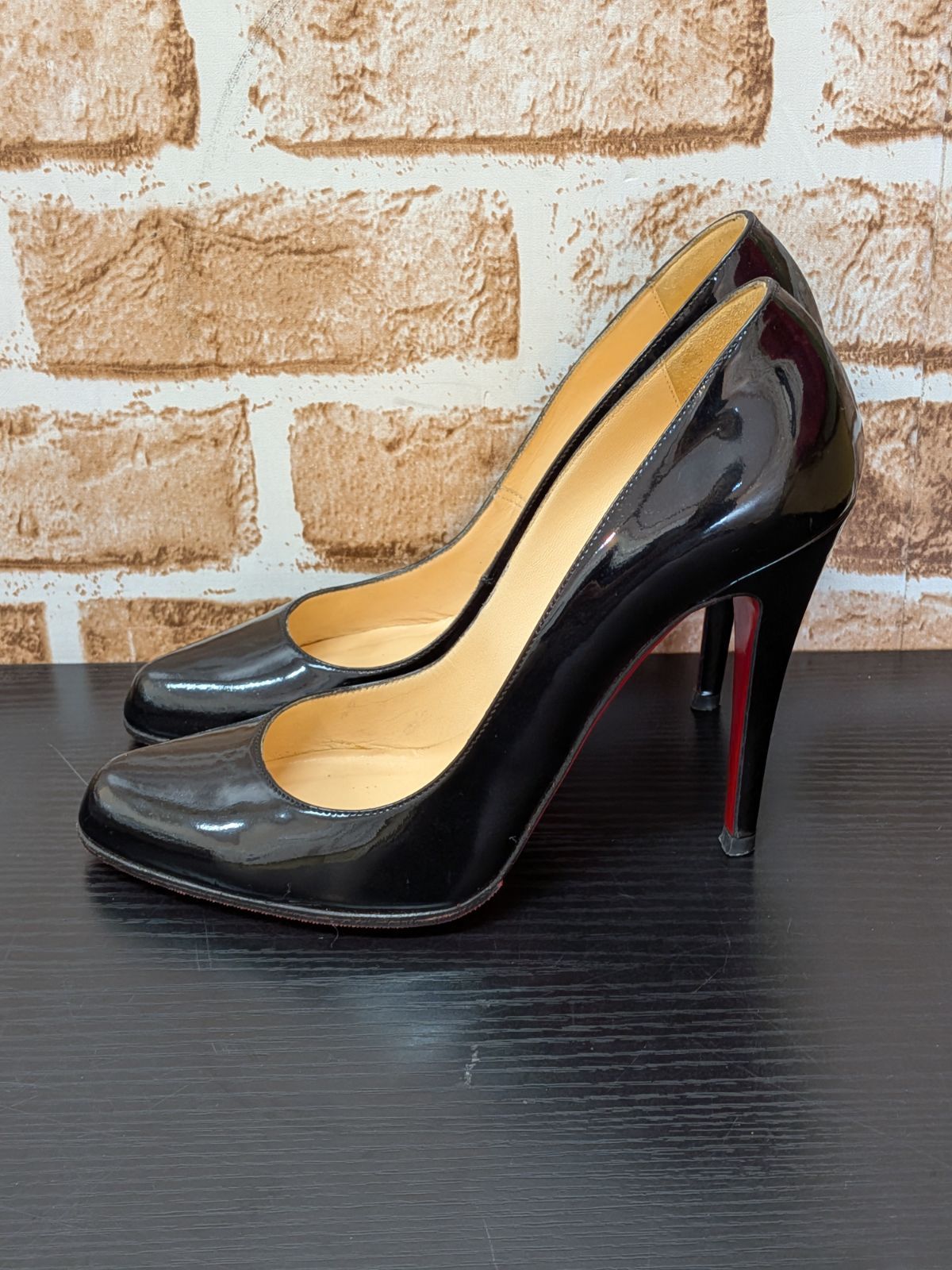 美品】クリスチャン ルブタン Louboutin エナメル パンプス ブラック