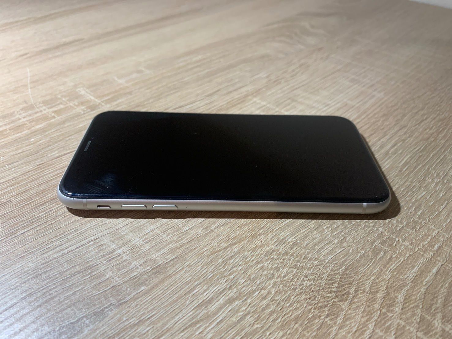 iPhone XR 128GB ホワイト ジャンク品 - メルカリ