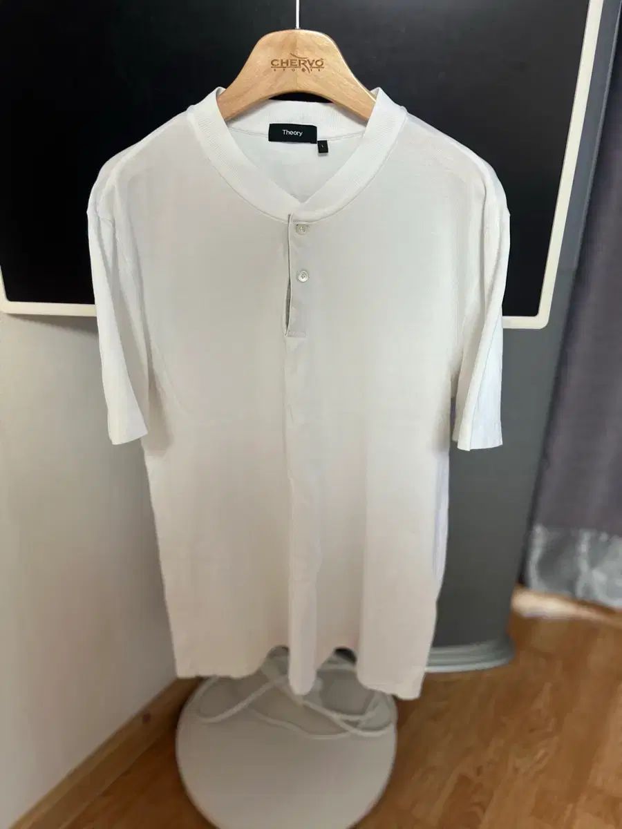 セオリー ヘンリーネック Tシャツ 出品
