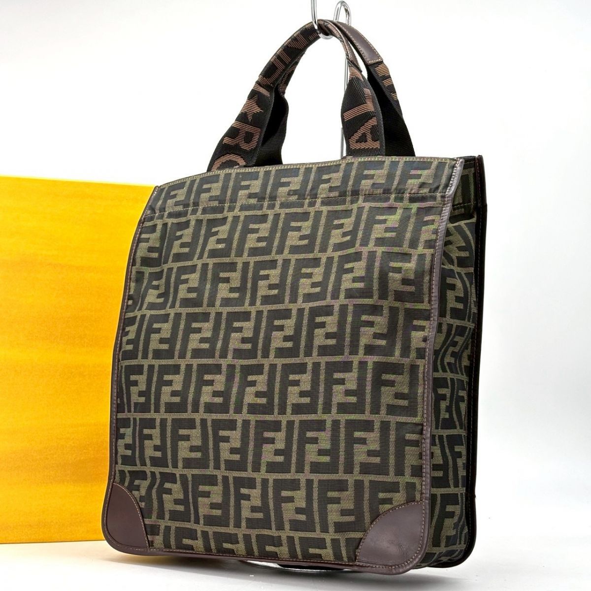 【余裕を映す柄行き】　FENDI　ズッカ 総柄 トートバッグ ロゴテープ キャンバス レザー 紙タグ 90s ヴィンテージ A4収納可　ブラウン