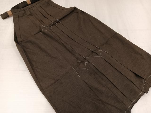 平和屋着物○男性 馬乗り袴 紬地 色無地 赤墨色 正絹 逸品 未使用