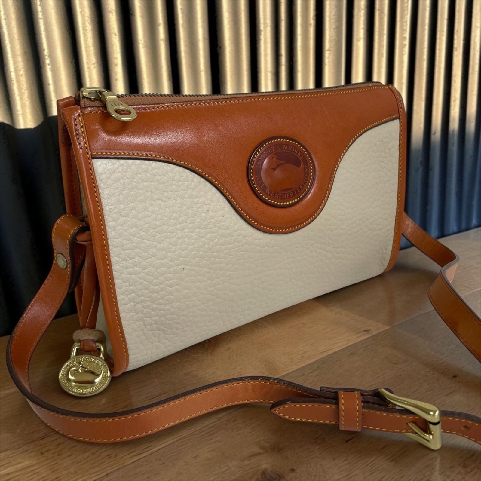 Dooney & Bourke ショルダーバッグ