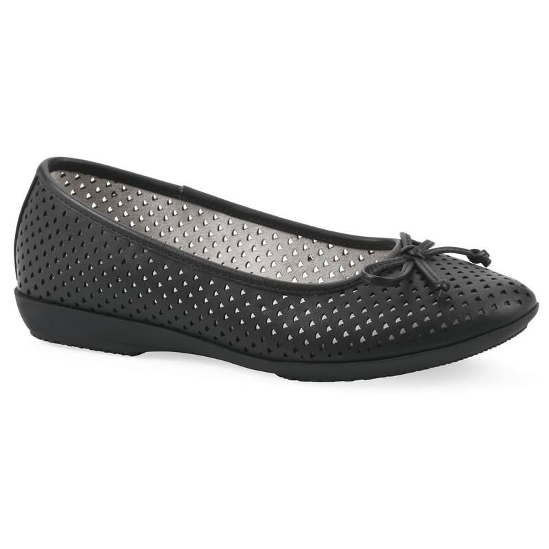 クリフバイホワイトマウンテン レディース シューズ サンダル Cliffs by White Mountain Carris Womens Ballet Flats Black Smooth ブラック