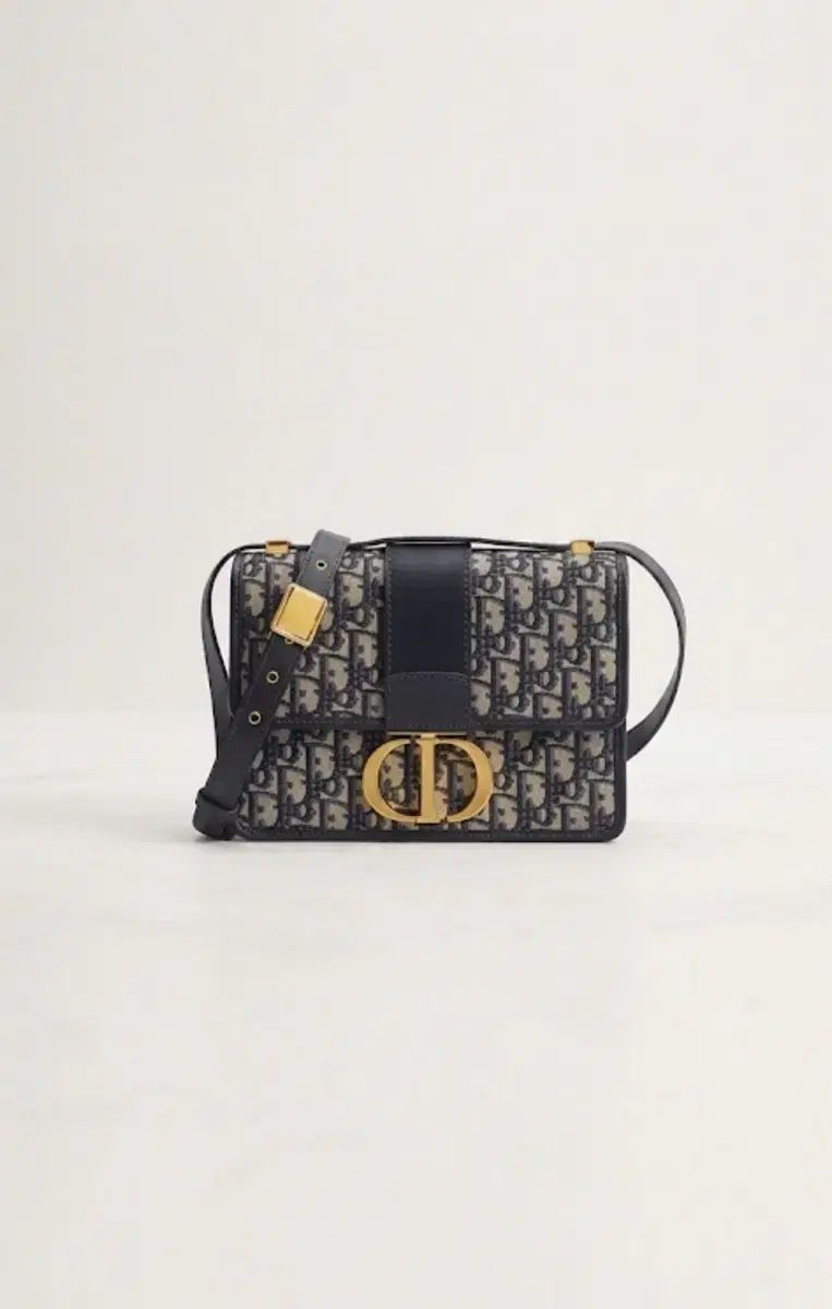 Dior ディオール 30 モンテーニュ オブリーク バッグ