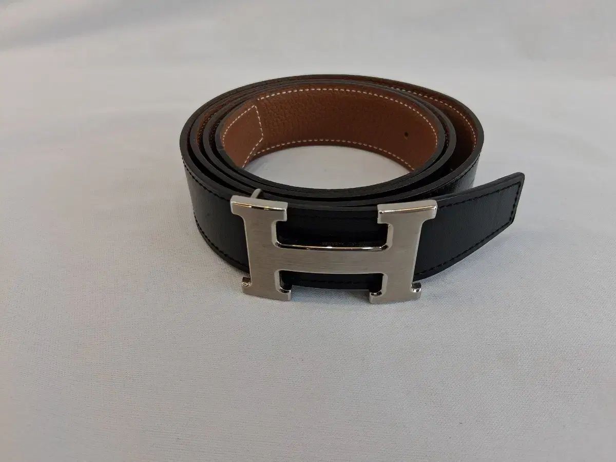 エルメス Hロゴ リバーシブル 양면ベルト 101,824円