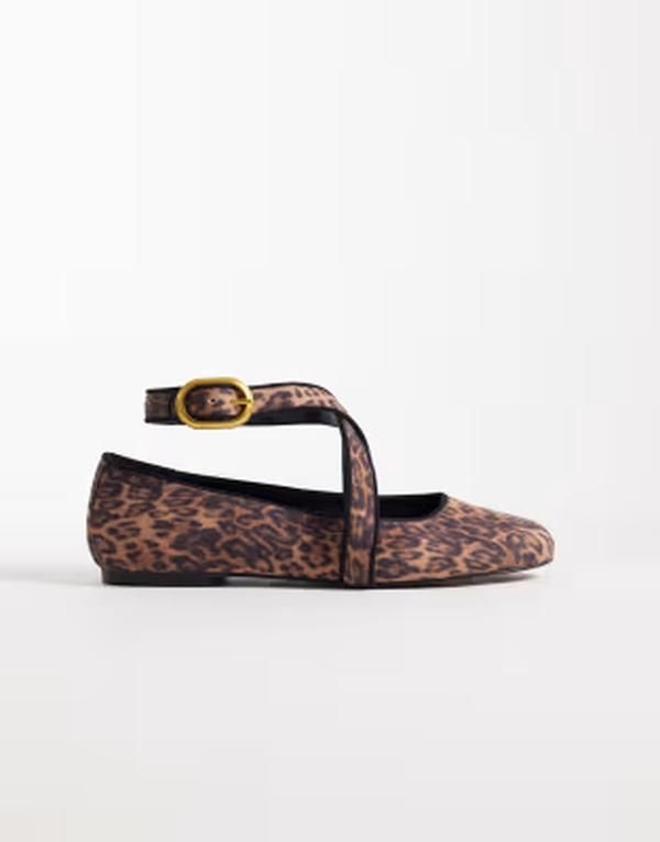 エイソス レディース シューズ パンプス ASOS DESIGN Leash crosstrap ballet flats in leopard アニマル