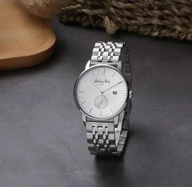 Sクラス メンズ VALENTINORUDY VR1130B メタル リストウォッチ 出品