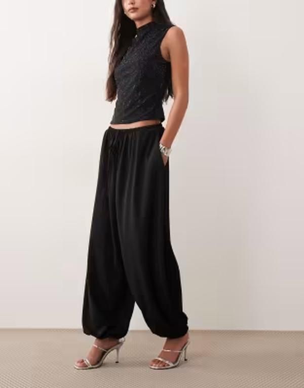 エイソス レディース ボトムス カジュアルパンツ ジャージー ASOS DESIGN clean jersey twill tie waist balloon pants Black ブラック