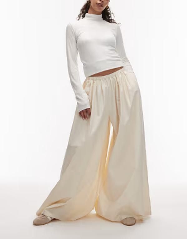 エイソス レディース ボトムス カジュアルパンツ ワイドレッグ ASOS DESIGN super wide leg pants in cream クリーム