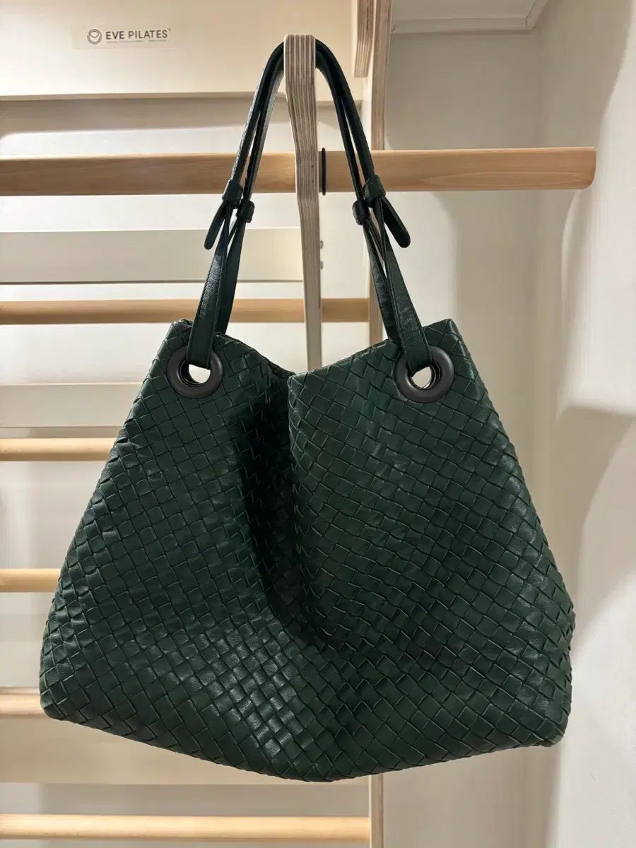 BOTTEGA VENETA ボッテガ・ヴェネタ イントレチャート ガルダ Mサイズ HOBO BAG