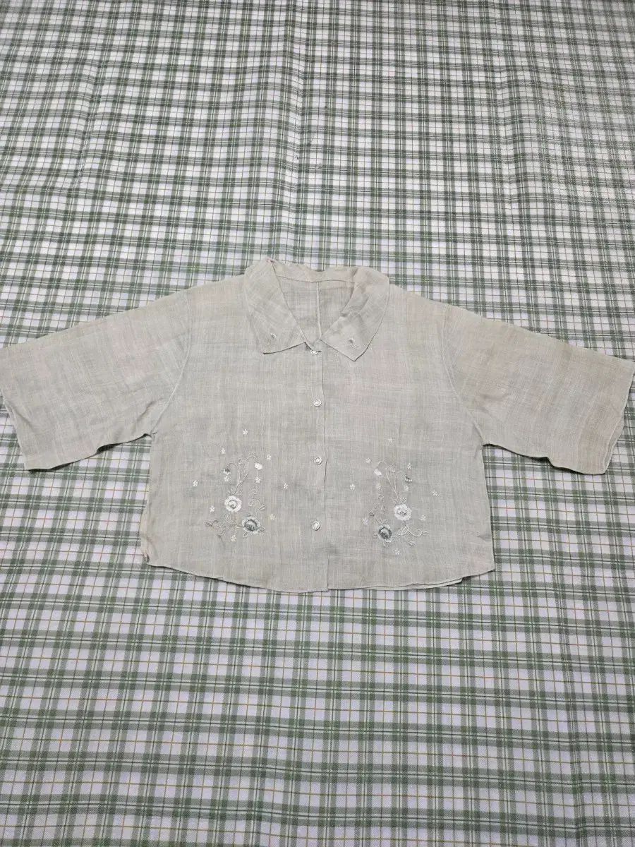 27ㅡリネン 麻 ライトグリーン 刺繍 シャツㅡ66