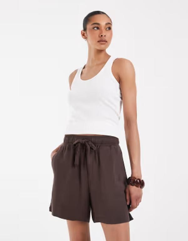 オブジェクト レディース ボトムス ハーフパンツ・ショーツ ショートパンツ リネン Object loose tie waist linen touch shorts in chocolate Sea