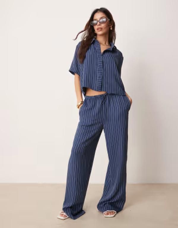 ジェイディーワイ レディース ボトムス カジュアルパンツ ワイドレッグ JDY wide leg pants in dark blue stripes part of a set MID BLUE ブ