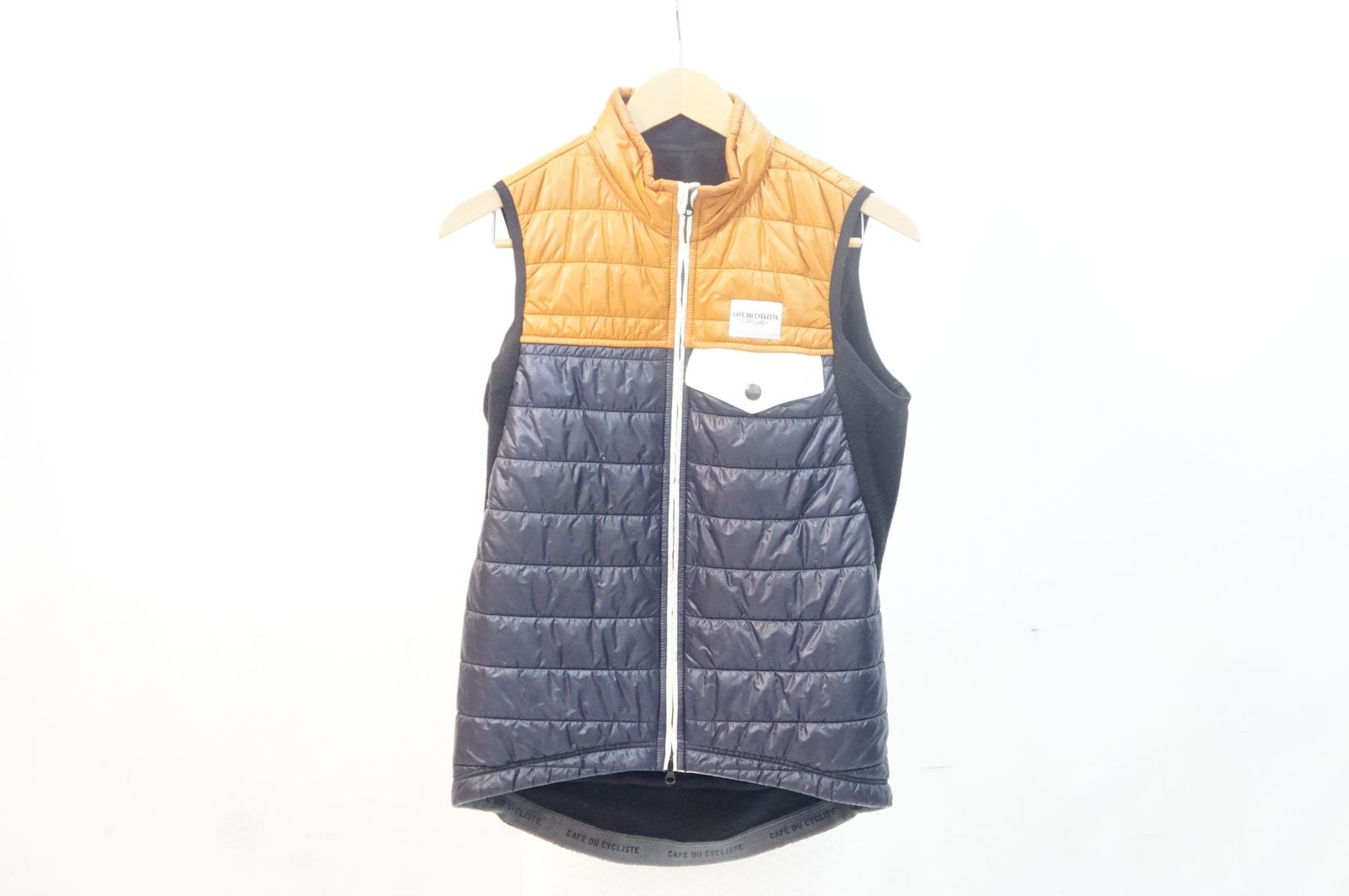 CAFE DU CYCLISTE 「カフェ・ドゥ・シクリステ」 ALBERTINE MEN Mサイズ ベスト / バイチャリ熊谷店
