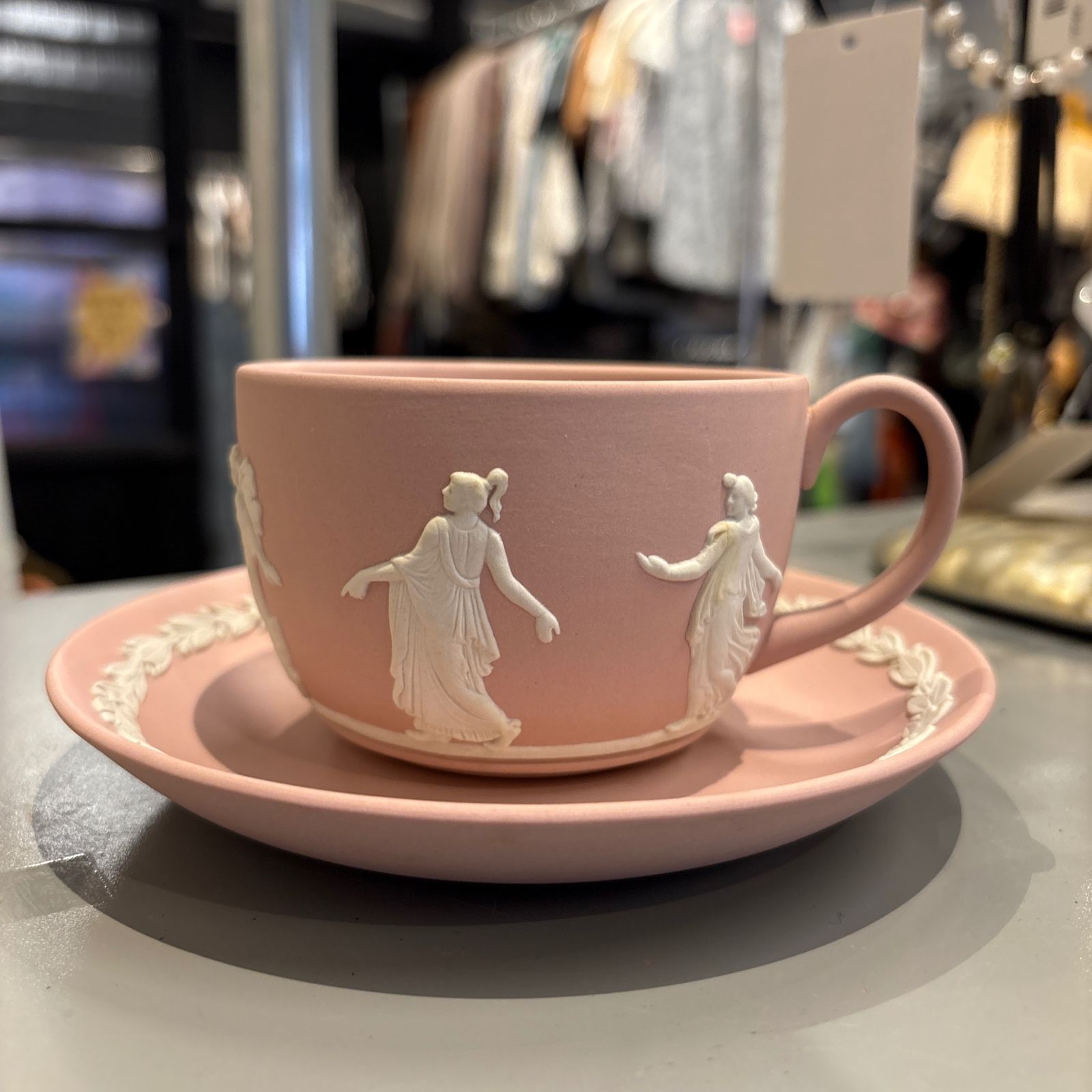 【東あずま店 併売品】 WEDGWOOD ジャスパー 踊り DANCING HOUR ダンシングアワー ピンク カップ＆ソーサー ペールピンク 英国製 pink
