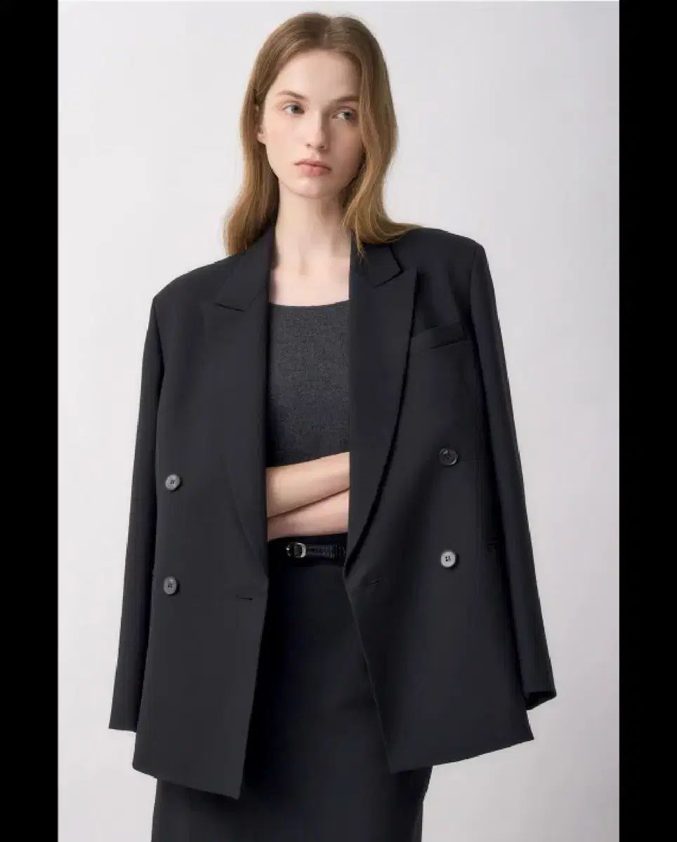 the CASHMERE ジャケットスカートセット