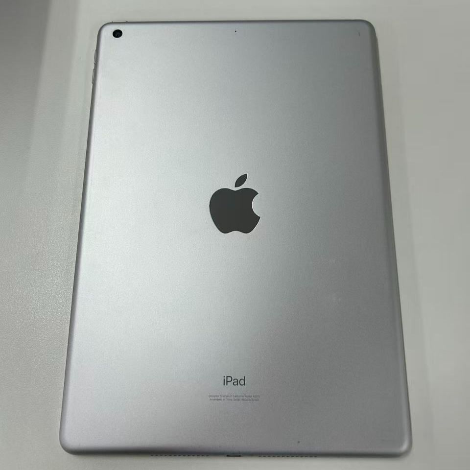 『訳あり品』iPad 第8世代 Silver 32GB Wi-Fi シルバー