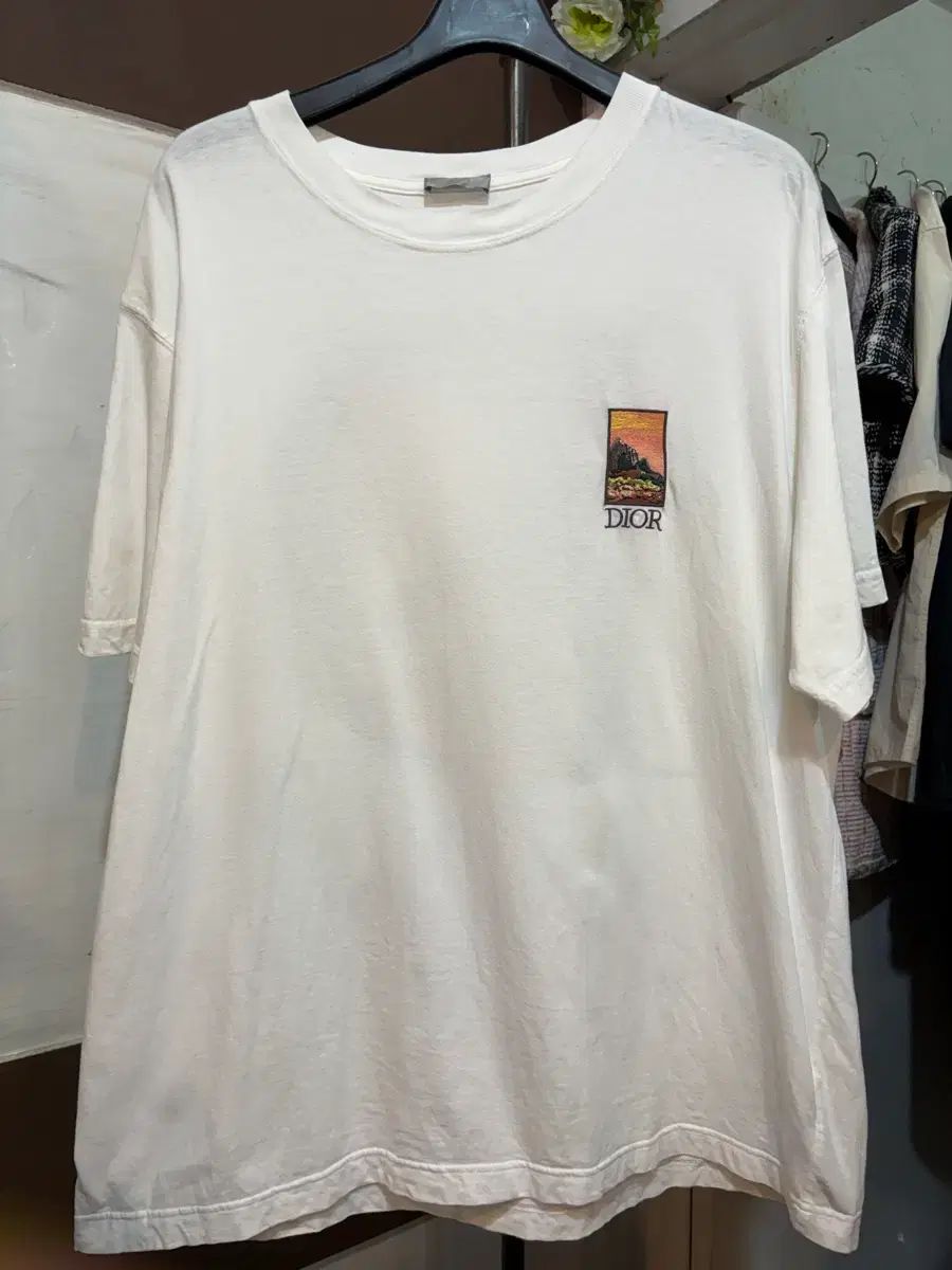 ディオールTシャツ