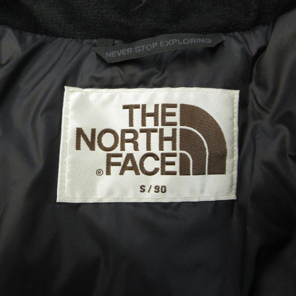 ザノースフェイス ホワイトレーベル THE NORTH FACE WHITE LABEL ECO UTILITY DOWN JACKET アウター ナイロン ハイネック ジップアップ ロゴ 刺繍 S 白 赤 黒 NJ1DM54K