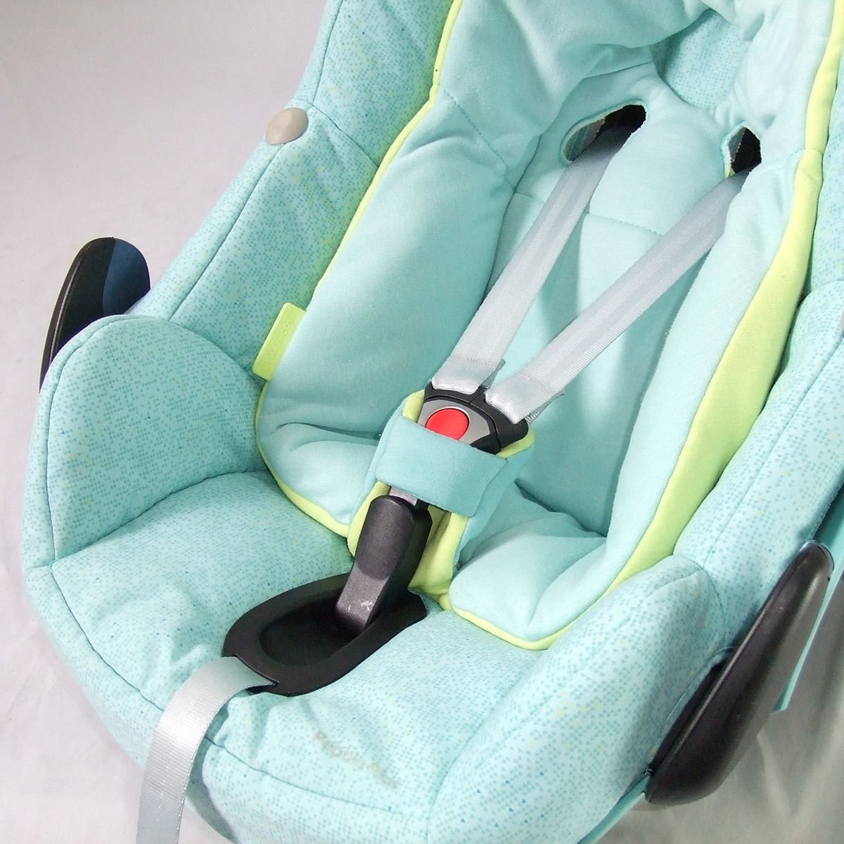 お得っ！厳選中古】チャイルドシート Maxi-Cosi マキシコシ Pebble 