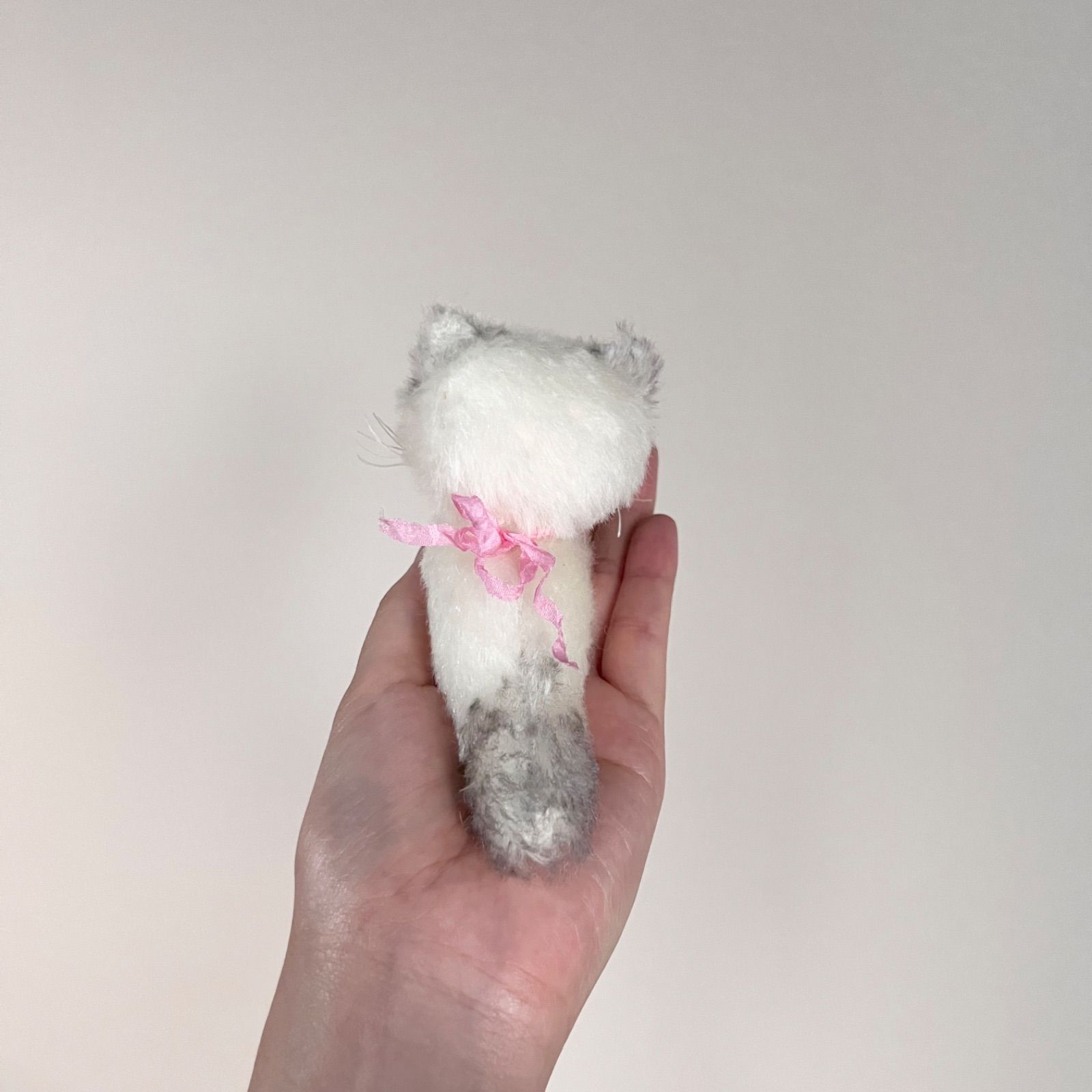とけそうな、ねこ ( シルバーと白の子 ) Cora 猫 ぬいぐるみ 作家