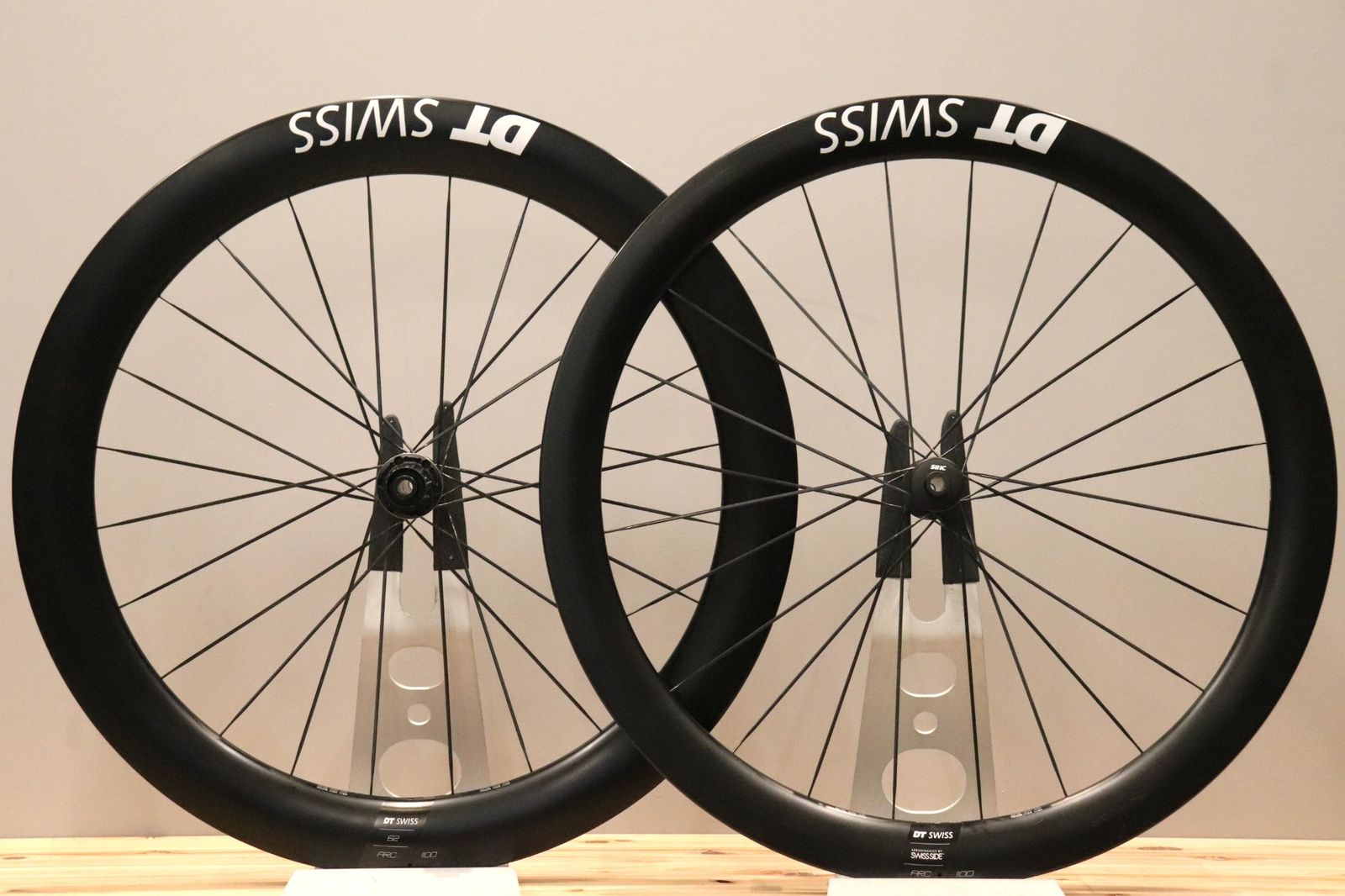 DT SWISS PRC1100 DICUT50 カーボンホイール　おまけ付き DT SWISS ARC1100 DICUT DB 50/62 カーボン チューブレスレディ
