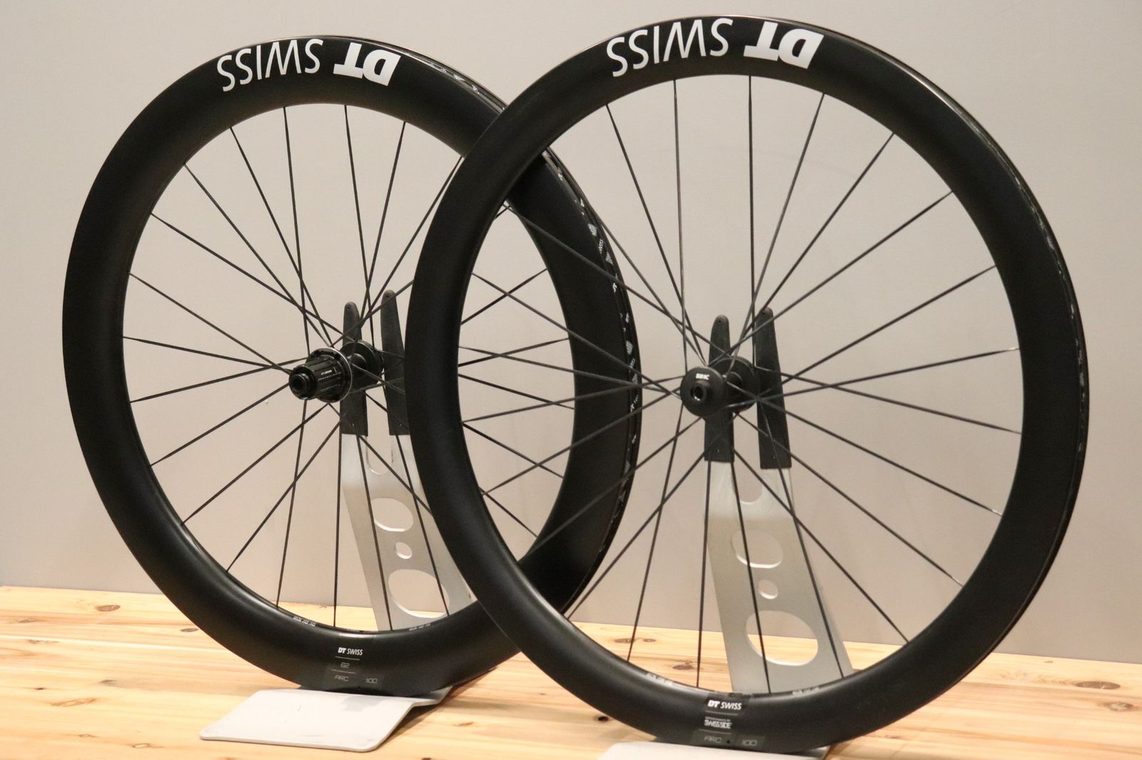 DT SWISS PRC1100 DICUT50 カーボンホイール　おまけ付き DT SWISS ARC1100 DICUT DB 50/62 カーボン チューブレスレディ