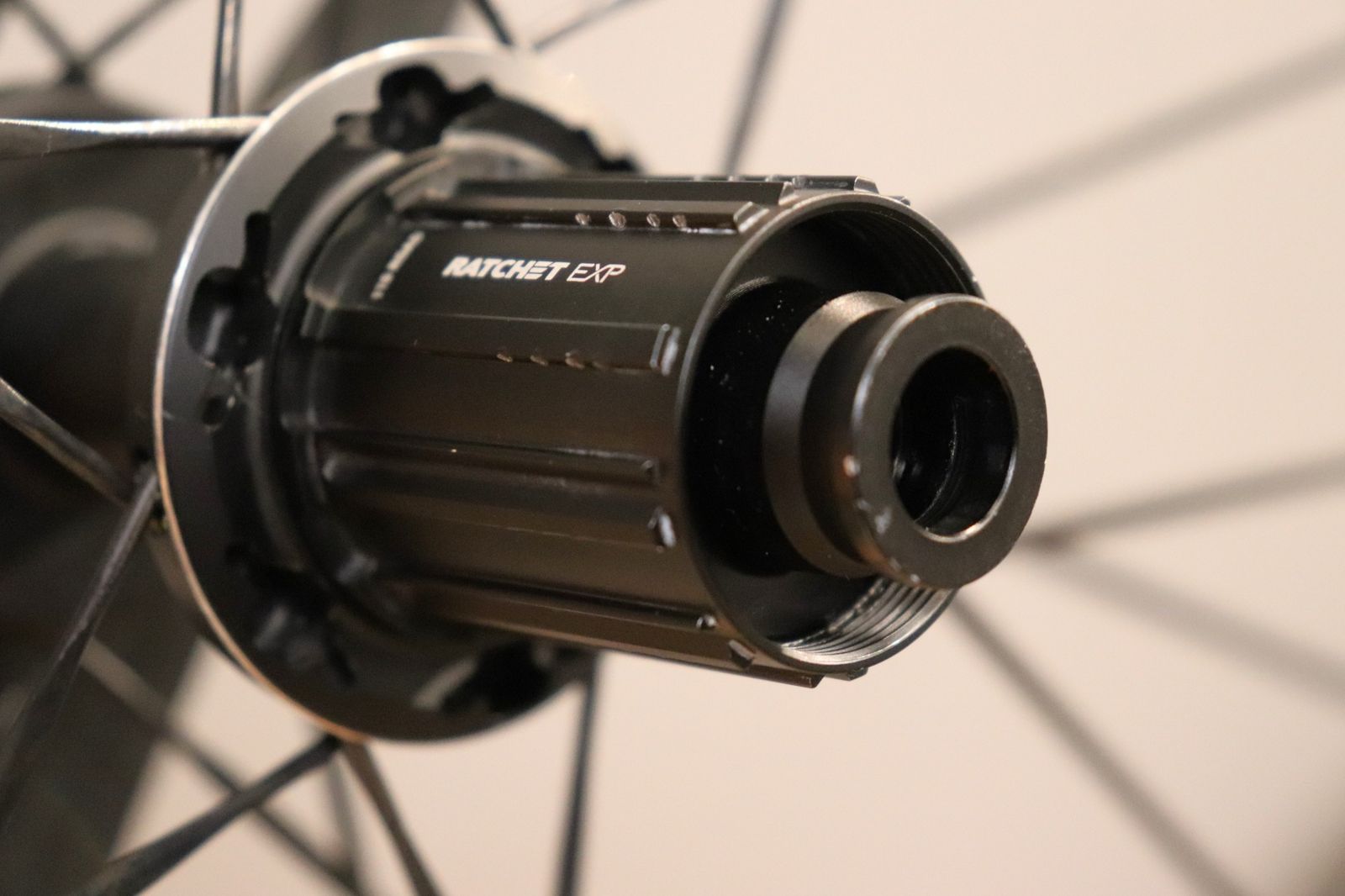 DT SWISS ARC1100 DICUT DB 50/62 カーボン チューブレスレディ