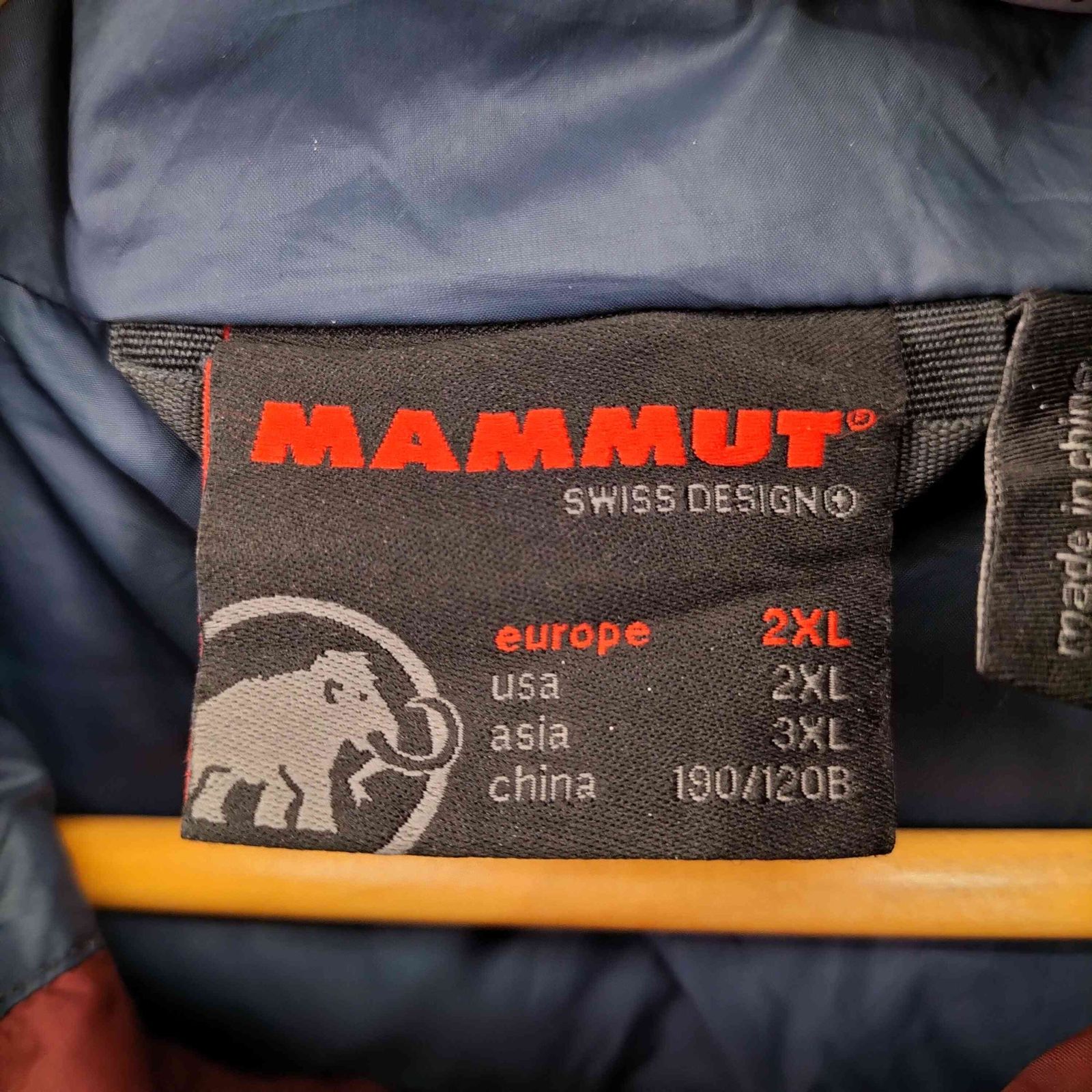 マムート MAMMUT ロゴ刺繍 フーデッドダウンジャケット メンズ import 