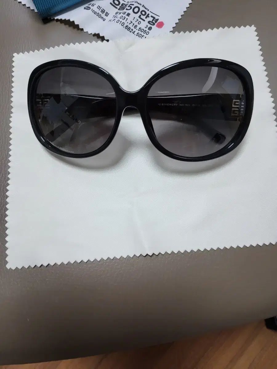 ジバンシィ サングラス ブラック