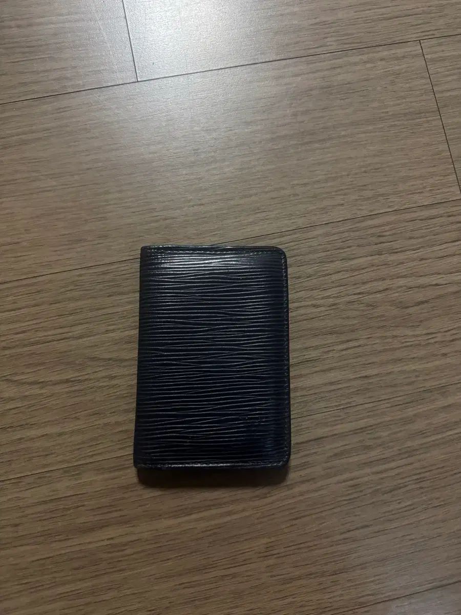 ルイヴィトン エピ オーガナイザー カードウォレット S級