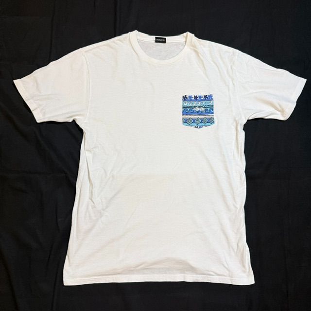 STUSSY ポッケトTシャツ　白　をワイト