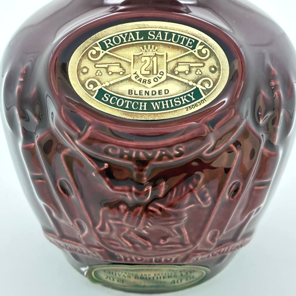 ロイヤルサルート 21年 陶器ボトル 700ml 古酒 - メルカリ